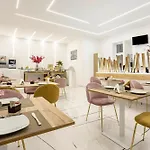 Hotiday Collection - Centro Storico 3* Неаполь
